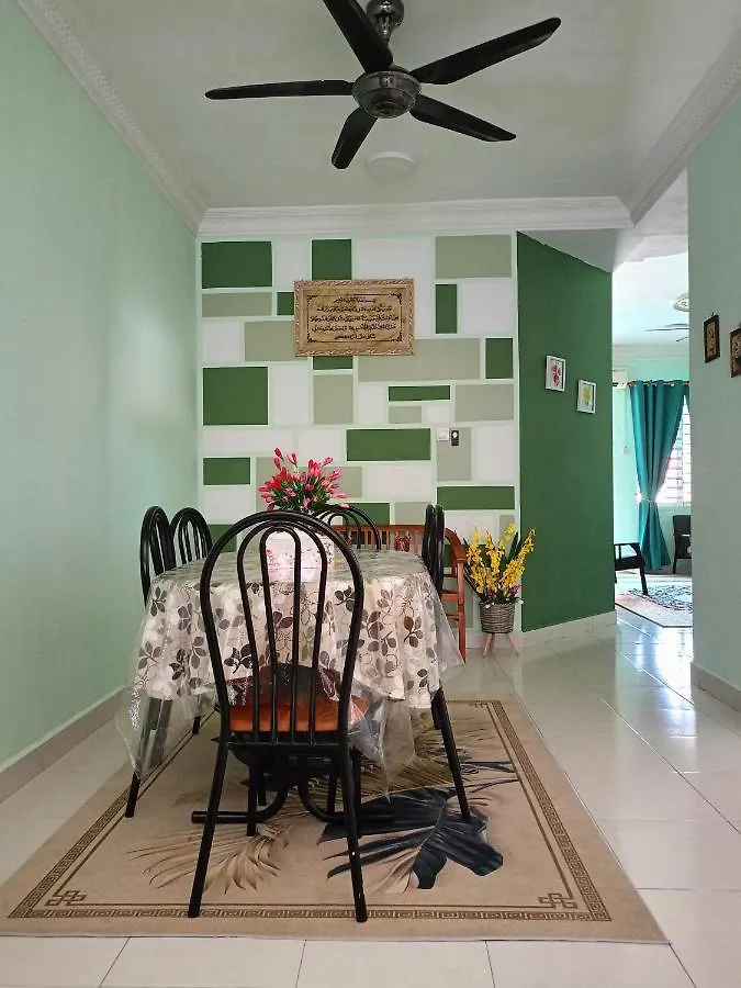 Klia Sariani Homestay Kampong Melot Holiday home