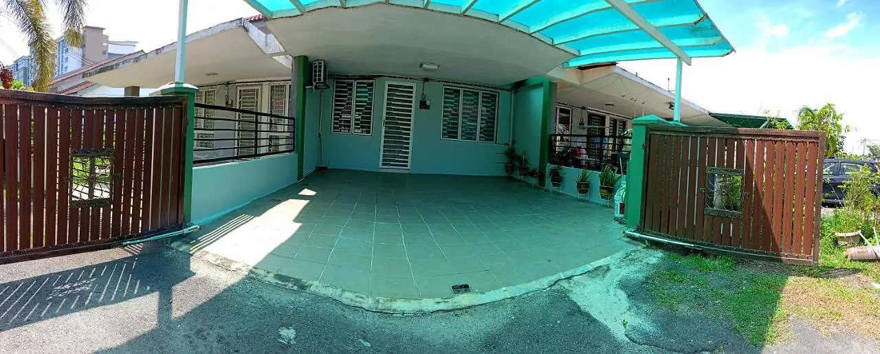 Klia Sariani Homestay Kampong Melot Holiday home