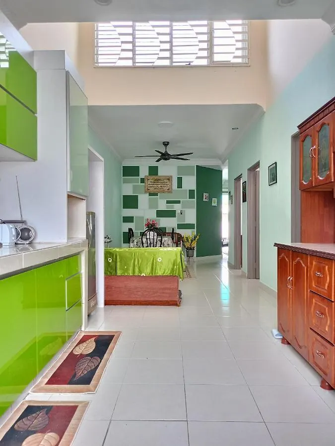 Klia Sariani Homestay Kampong Melot