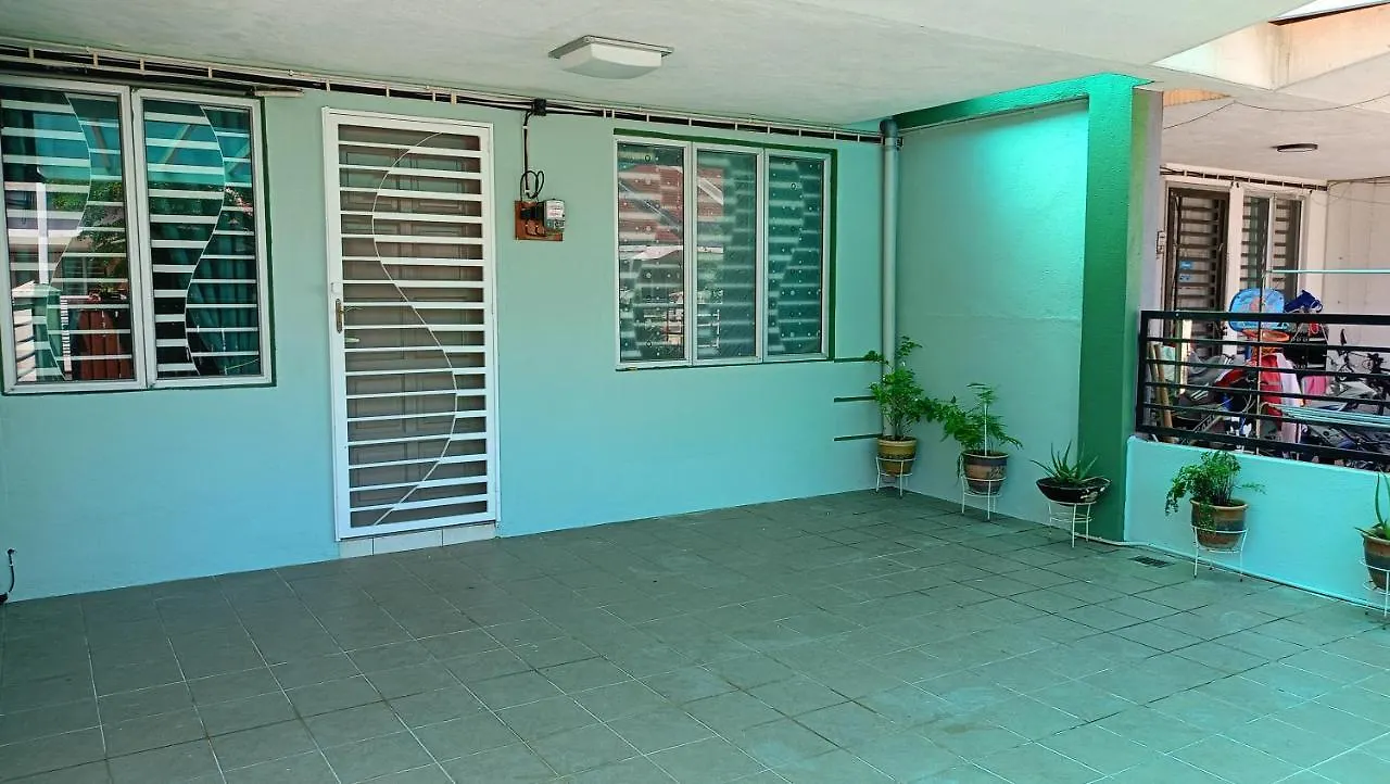 Klia Sariani Homestay Kampong Melot Malaysia